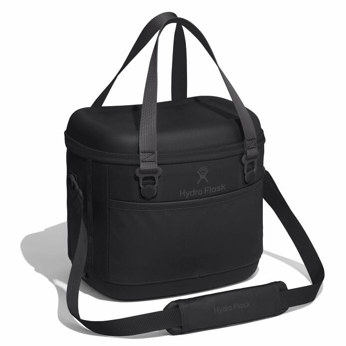 game-day-bundle-a6 12pco001-carryout-cooler-15l-black-angled_1_1.jpg