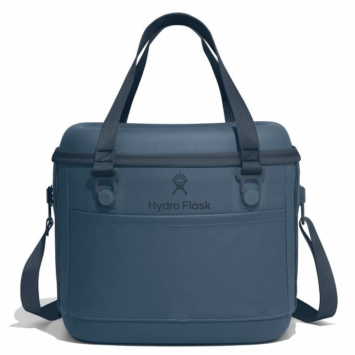 carryouttm-soft-cooler-15-l-t8 12pco384-carryout-cooler-15l-harbor-blue-straight_1.jpg
