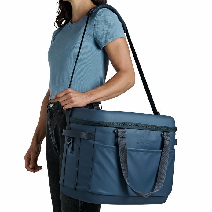 carryouttm-soft-cooler-30-l-i4 250815_hydro_s26_hb_14546_5.jpg