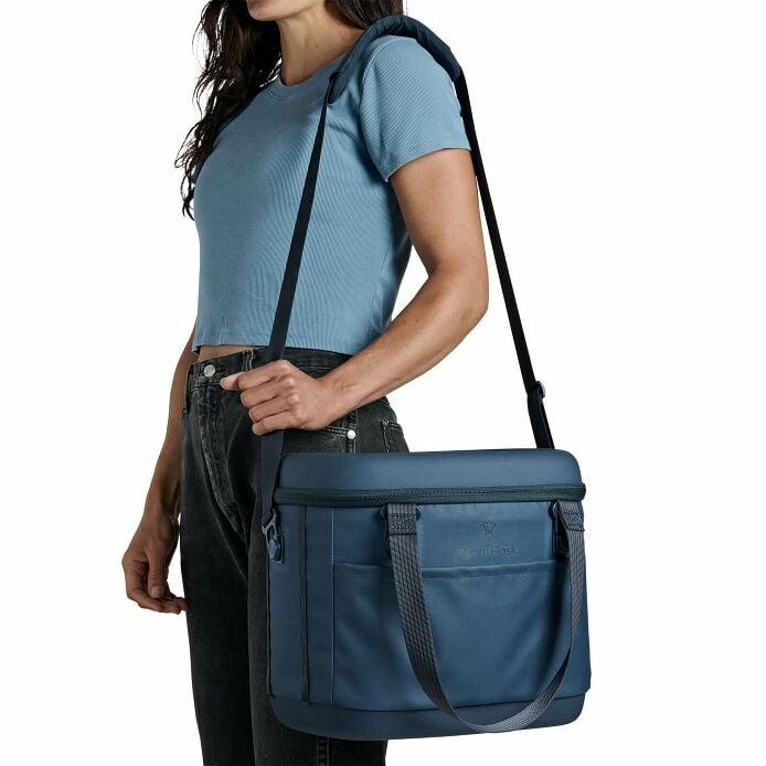 carryouttm-soft-cooler-15-l-t8 250815_hydro_s26_hb_14556_6.jpg
