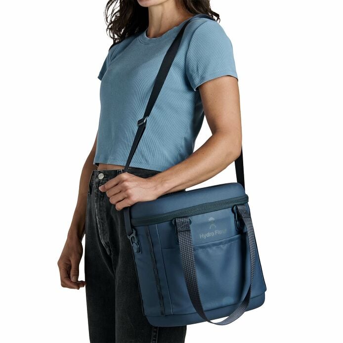 carryouttm-soft-cooler-10-l-w2 250815_hydro_s26_hb_14560_1_4.jpg
