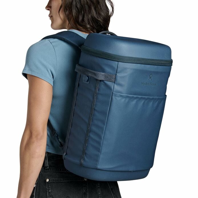 carryouttm-backpack-22-l-b7 250815_hydro_s26_hb_14605_7.jpg