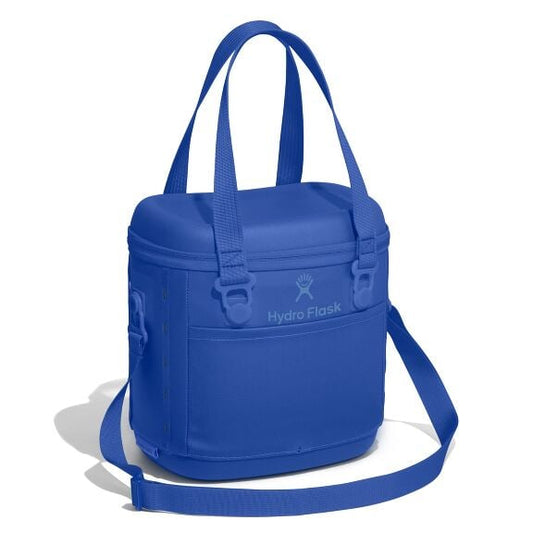 carryouttm-soft-cooler-10-l-w2 6pco382_carryout_cooler_10l_capri_blue_angled_1.jpg