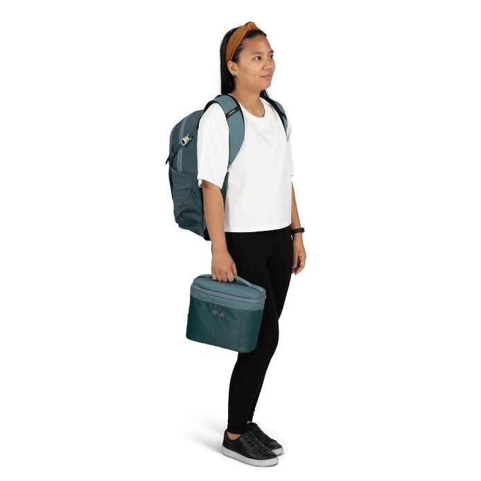 osprey-axis-x-hydro-flask-campus-essentials-bundle-x6 axisxhydroflask_s26_onbody1_cascadeblue_10007249_2.jpg