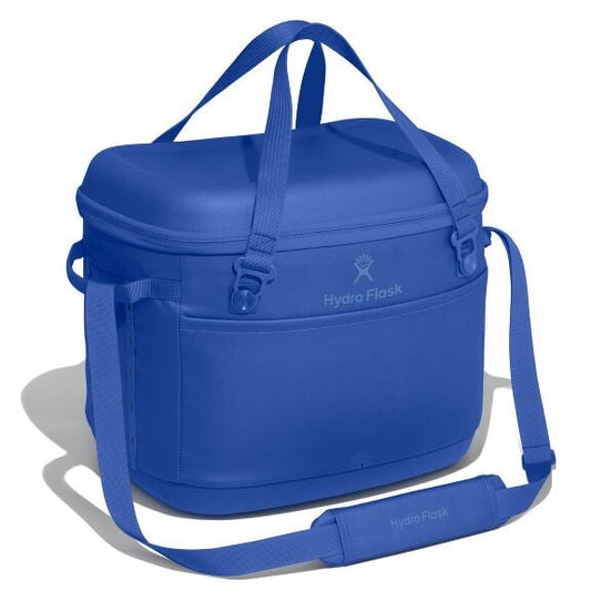 carryouttm-soft-cooler-30-l-i4 cpco382_carryout_cooler_30l_capri_blue_angled_1.jpg