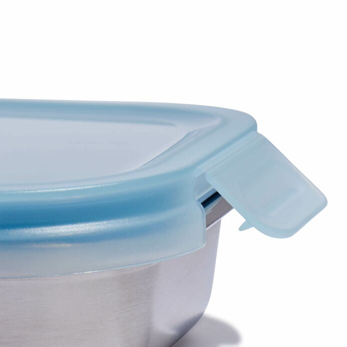 3-5-c-stainless-steel-food-container-b3 focb417-3.5-cup-food-container-rain-feature_1_1.jpg