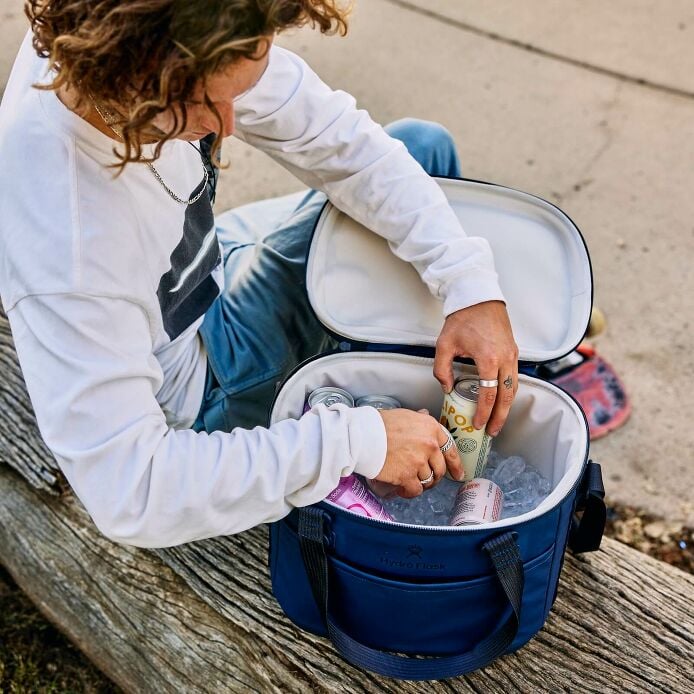 carryouttm-soft-cooler-15-l-t8 hf_carryout_bouwer_d2_l4_skate_park_6209_6.jpg