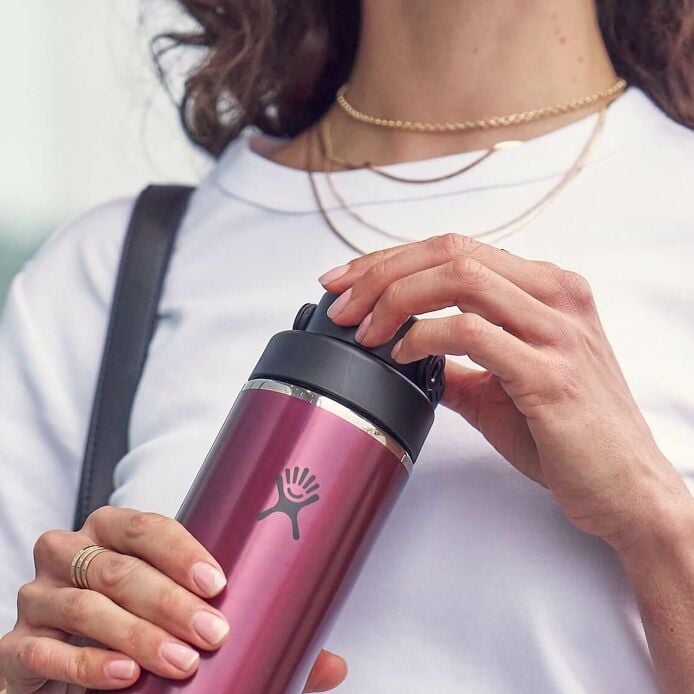 24-oz-lightweight-chug-cap-bottle-n4 hf_s26_lightweight_mcinnis_5123_1_1.jpg