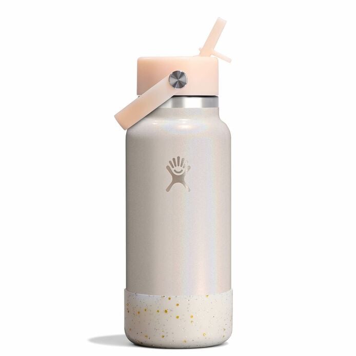 medium-boot-u2 le-f25w32-g-32-oz-wide-flex-straw-cap-glimmer-cream-straight-withboot_1_1_1.jpg